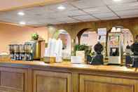 Quầy bar, cafe và phòng lounge Rodeway Inn New Braunfels