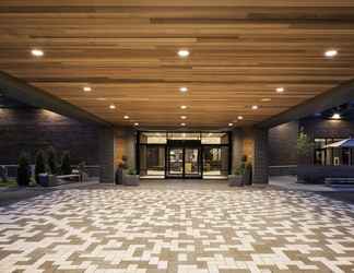 Lobby 2 Delta Hotels by Marriott Minneapolis Northeast