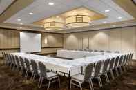 Functional Hall Embassy Suites by Hilton Piscataway Somerset