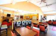 Restaurant 3 SenS Suites Livermore, SureStay Collection by Best Western