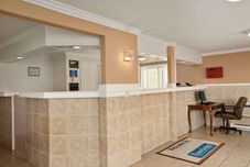 ロビー Travelodge by Wyndham Port of Tacoma WA