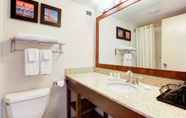 Toilet Kamar 2 Comfort Inn by the Bay