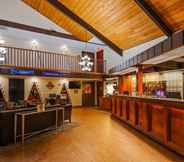 Lobby 2 SureStay Plus Hotel by Best Western Black River Falls