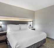 Bedroom 2 Comfort Inn Paramus - Hackensack