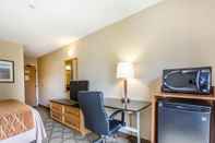 Bedroom Comfort Inn Thetford Mines