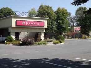 Exterior 4 Ramada by Wyndham Cornwall