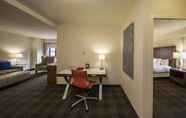 Bedroom 6 DoubleTree by Hilton Hotel & Suites Pittsburgh Downtown