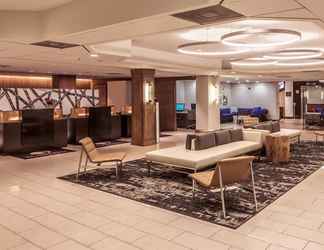 Lobi 2 DoubleTree by Hilton Hotel & Suites Pittsburgh Downtown