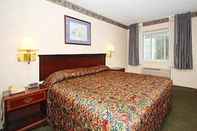Bedroom New Haven Inn