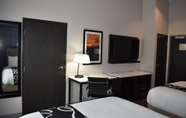 Bedroom 3 La Quinta Inn & Suites by Wyndham San Bernardino