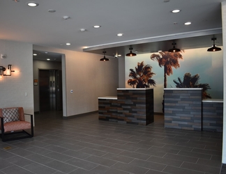 Lobby 2 La Quinta Inn & Suites by Wyndham San Bernardino