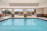 Swimming Pool La Quinta Inn & Suites by Wyndham San Bernardino