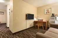 Common Space Days Inn by Wyndham Nanaimo