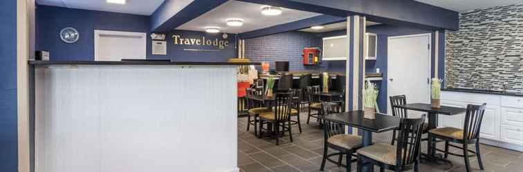 Lobby Travelodge by Wyndham Savannah Area/Richmond Hill