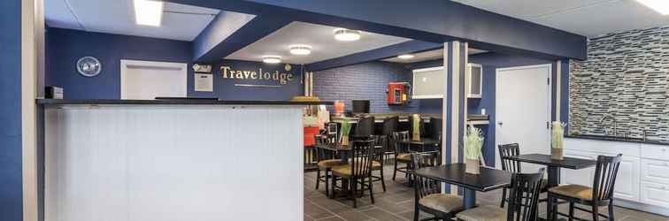 Lobby Travelodge by Wyndham Savannah Area/Richmond Hill