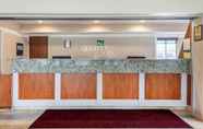 Lobi 5 Quality Inn & Suites Limon