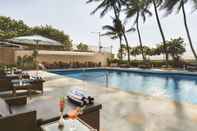 Swimming Pool Ramada Plaza by Wyndham Palm Grove