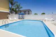 Swimming Pool Fairfield Inn & Suites Corpus Christi