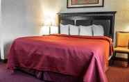 Bedroom 6 Quality Inn & Suites North