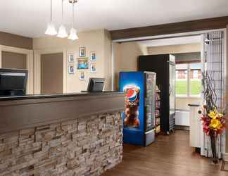 Lobby 2 Travelodge Suites by Wyndham Moncton