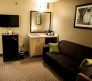 Ruang Umum 7 Travelodge Suites by Wyndham Moncton