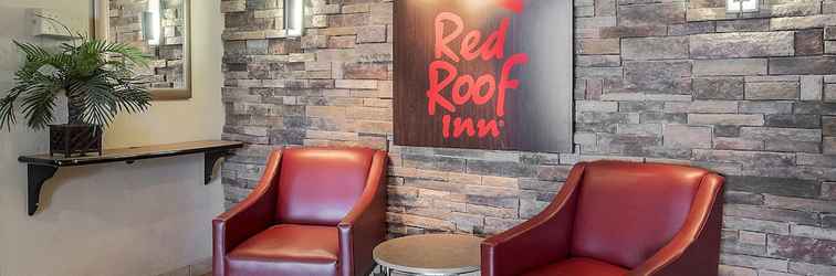 Lobby Red Roof Inn & Suites Cleveland - Elyria