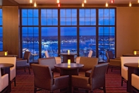 Bar, Cafe and Lounge The Westin Portland Harborview