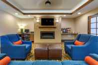 Lobi Comfort Inn Medford North