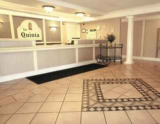 Lobi 2 La Quinta Inn by Wyndham Columbus Airport Area