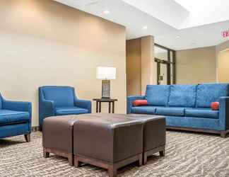 Lobby 2 Comfort Inn The Pointe