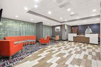 Lobby 4 La Quinta Inn & Suites by Wyndham DC Metro Capital Beltway