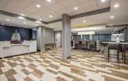 Lobby 4 La Quinta Inn & Suites by Wyndham DC Metro Capital Beltway