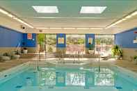 Kolam Renang Hampton Inn & Suites by Hilton Toronto Downtown