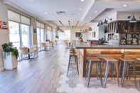 Bar, Cafe and Lounge Guy Harvey Resort on St Augustine Beach