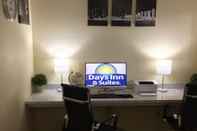 ห้องประชุม Days Inn & Suites by Wyndham Tallahassee Conf Center I-10