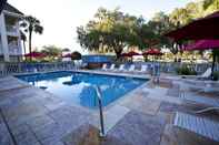 Kolam Renang Days Inn by Wyndham Port Charlotte/Punta Gorda