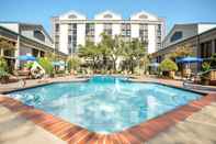 Kolam Renang DoubleTree by Hilton Dallas - DFW Airport North