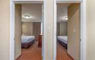 Bilik Tidur 3 Arlington Court Suites, a Clarion Collection Hotel