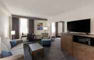 Ruang untuk Umum 6 Best Western Plus Toronto Airport Hotel