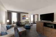 Common Space Best Western Plus Toronto Airport Hotel