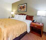 Phòng ngủ 2 Quality Inn & Suites Lexington near I-64 and I-81