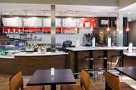 Bar, Cafe and Lounge Courtyard by Marriott Portland Beaverton