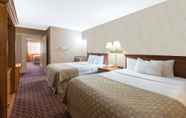 Bilik Tidur 7 Ramada Hotel & Convention Center by Wyndham Topeka Downtown