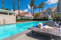 Kolam Renang Sonesta ES Suites Huntington Beach Fountain Valley