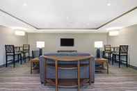 Functional Hall Staybridge Suites Toronto - Vaughan South, an IHG Hotel