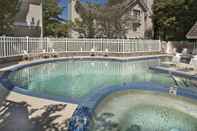 Swimming Pool Residence Inn by Marriott Lake Oswego