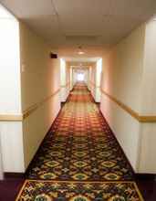 Lobi 4 New Victorian Inn & Suites