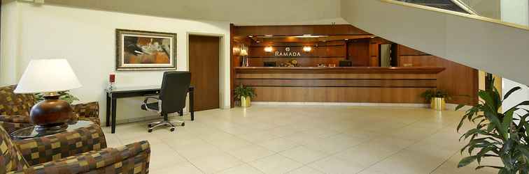 Lobby Ramada by Wyndham Bettendorf