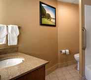 In-room Bathroom 7 Best Western Rockland