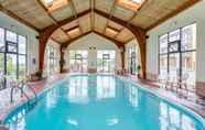 Swimming Pool 5 Quality Inn West